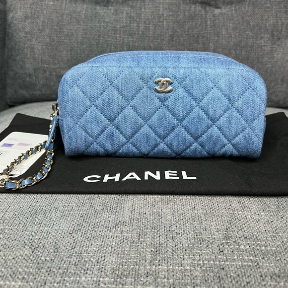 CHANEL CC denim Double Zip Vanity Case - Picture 2 of 14